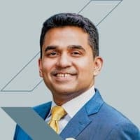 DR SHAMSHEER VAYALIL
